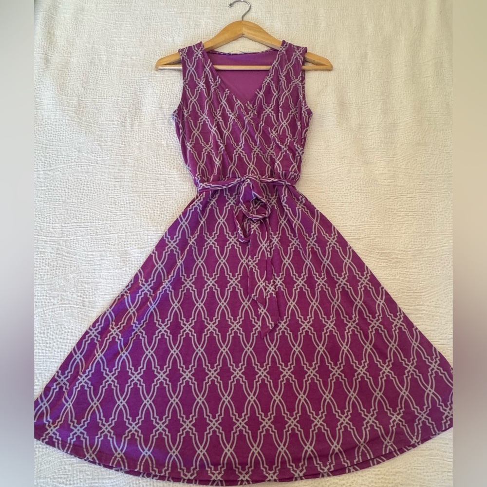 💜 41 Hawthorn Sleeveless Wrap Dress – Plum Geometric Print, Size Small